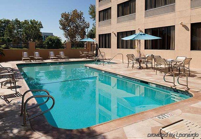 Courtyard By Marriott Anaheim / Orange County 3*