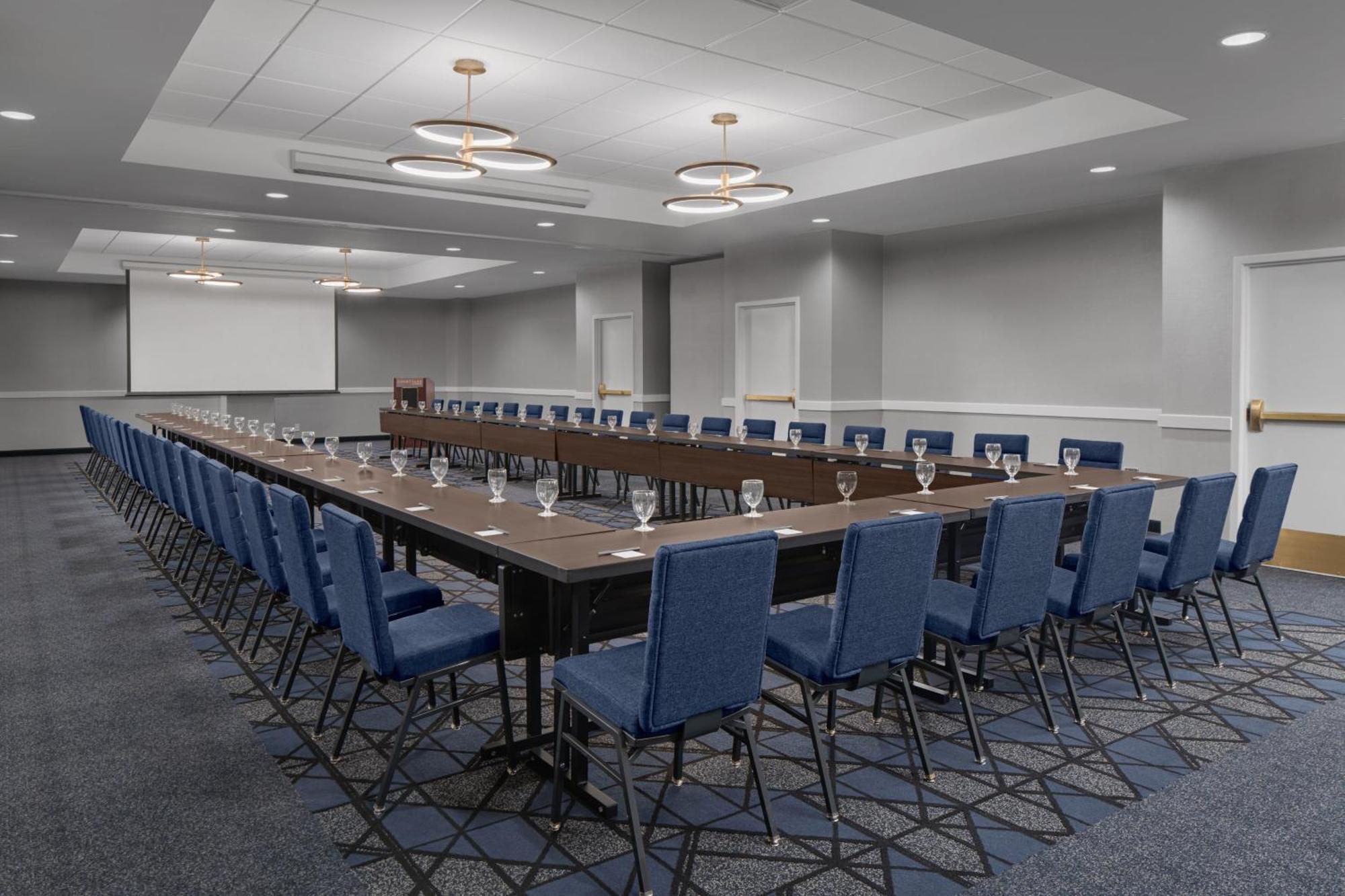 Courtyard By Marriott Anaheim / Orange County Hotel 3*