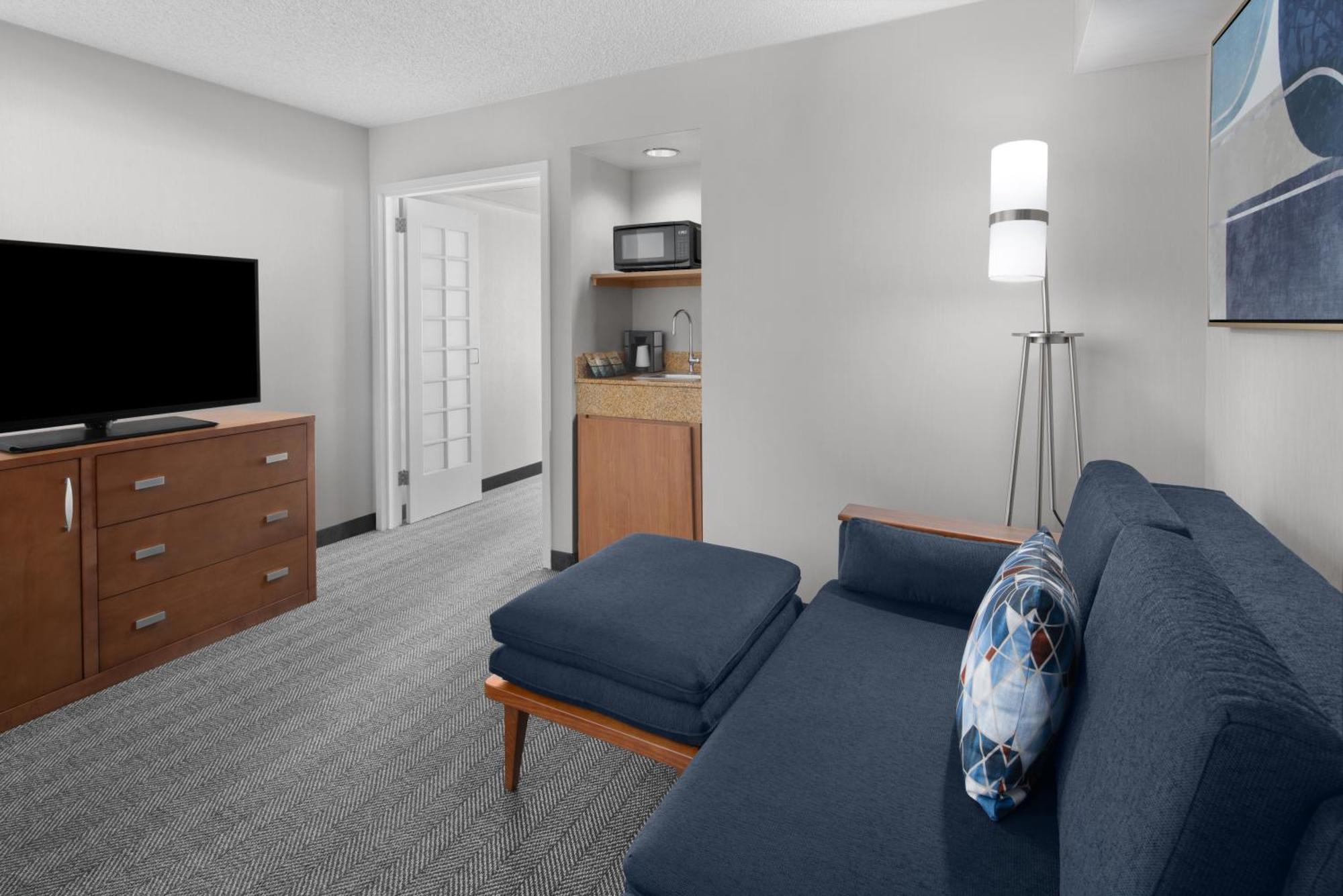 Courtyard By Marriott Anaheim / Orange County Hotel