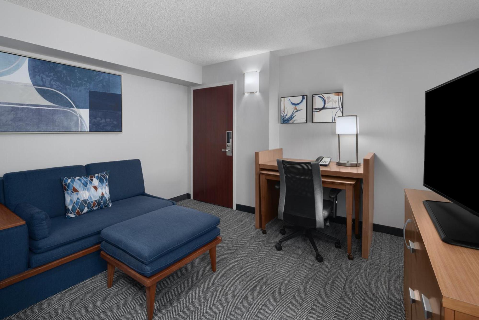 Courtyard By Marriott Anaheim / Orange County Hotel 3*