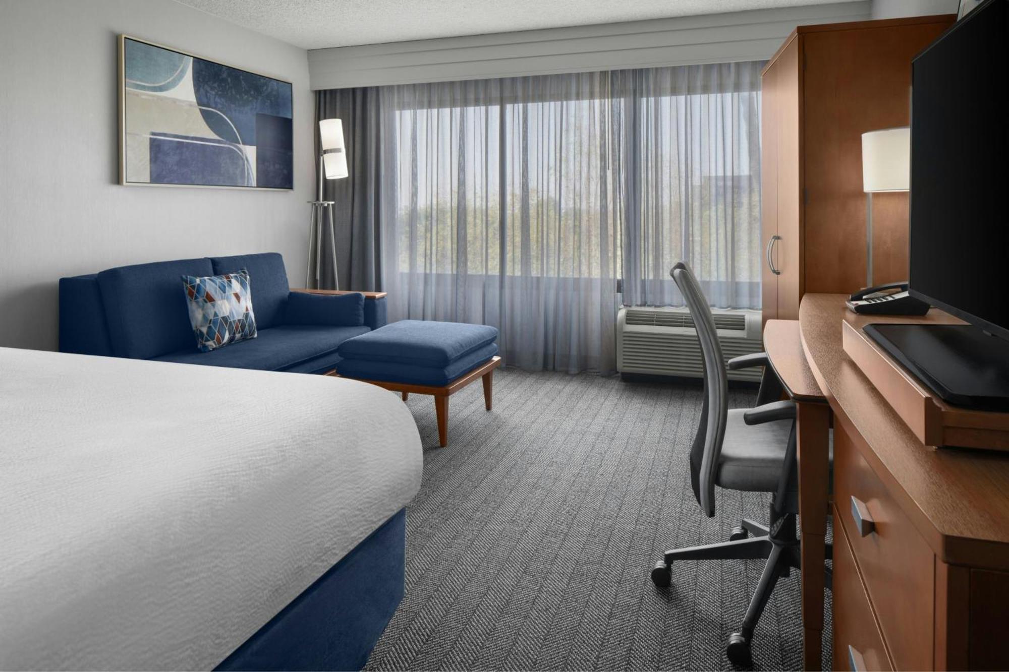 Courtyard By Marriott Anaheim / Orange County Hotel 3*