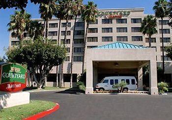 Courtyard By Marriott Anaheim / Orange County